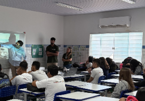 Porto Piauí apresenta desafios e oportunidades do setor marítimo para estudantes da Escola do Mar