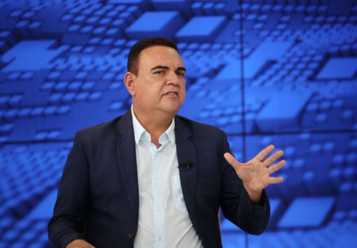 Rogério Castro Defende Coerência Política na Rádio Serra da Capivara: “Não Tenho Dois Senhores, Fico de Um Lado Só”