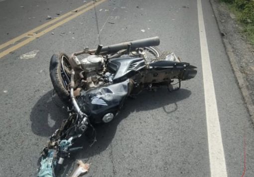 Homem morre em grave acidente entre motocicleta e carro na PI-208